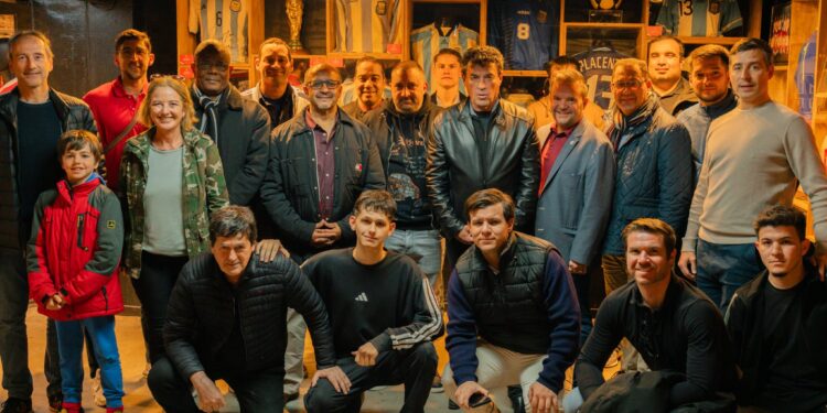 Visita de embajadores en el estadio